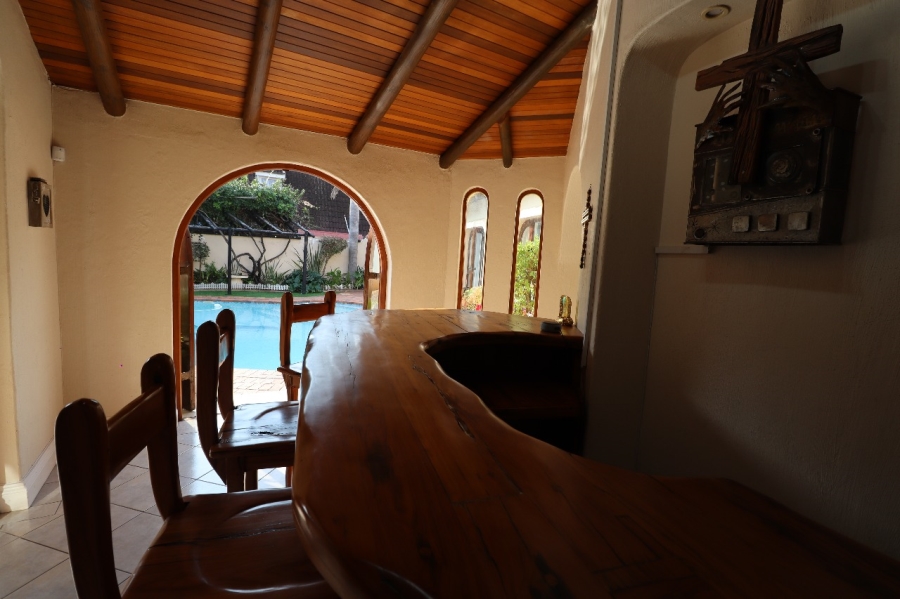 4 Bedroom Property for Sale in Summerstrand Eastern Cape
